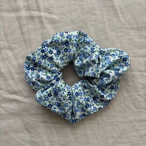 SOLID & STRIPED Hair Scrunchie